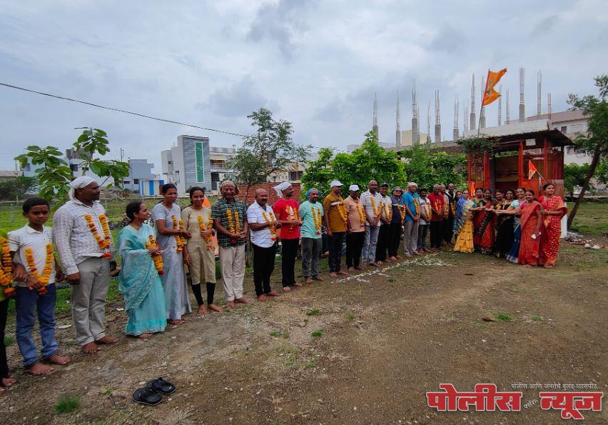 तिरुपती येथे सेवा करुन आलेल्या माऊली नगर च्या सेवेकऱ्यांचा महिलांतर्फे सत्कार