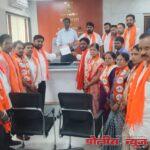 शिवसेनेच्या वतीने ही पुतळा विडंबनाचा निषेध