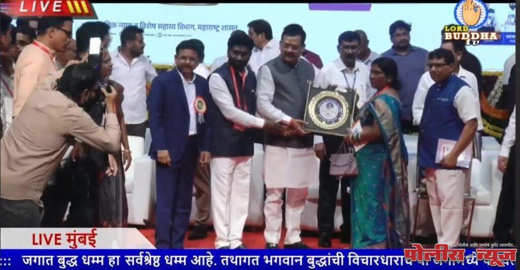 प्रबुद्ध भारत संस्था महाराष्ट्र शासनाच्या " साहित्यरत्न लोकशाहीर अण्णा भाऊ साठे " पुरस्काराने सन्मानित.