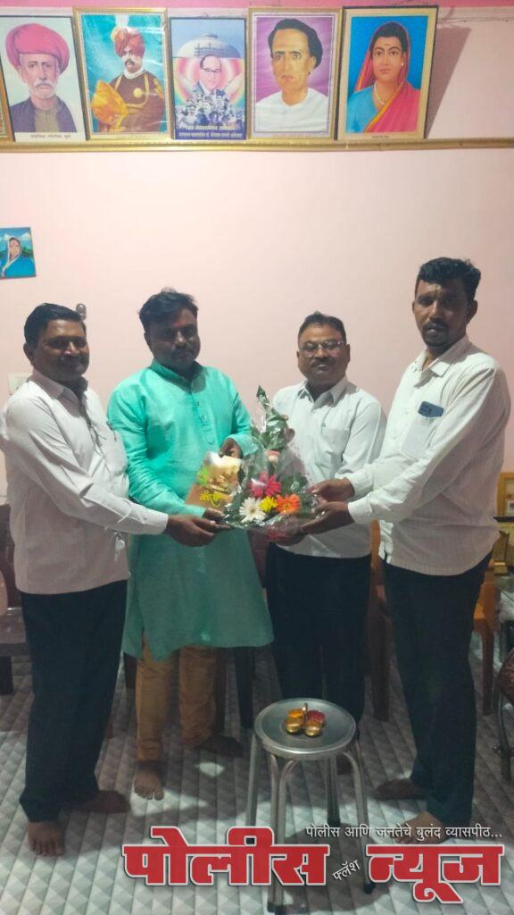 डॉ. ज्ञानेश्वर हंडरगुळीकर यांचा ल. सा. क. म. कडून सत्कार