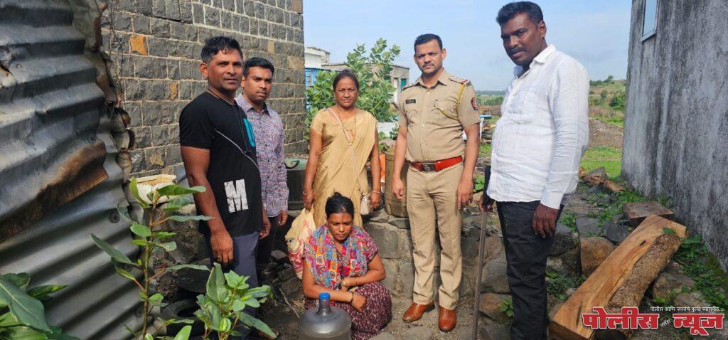 हातभट्टीवाल्यांनी शक्कल लढवली लयभारी !!पण….त्यांची जिरवायला आलाय जांबाज अधिकारी !!