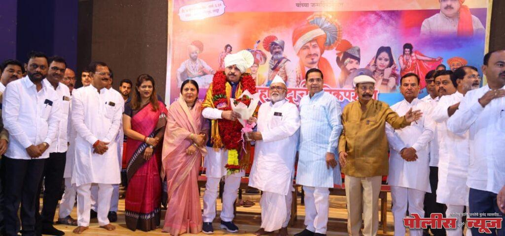 आ. रमेशआप्पां कराड त्यांच्या हातून सातत्याने सत्कर्म घडावे; अश्रू पुसण्याची ताकद परमेश्वराने त्यांना द्यावी - हभप गहिनीनाथ महाराज औसेकर