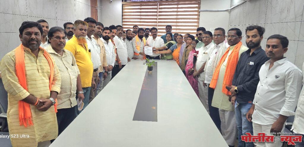 'क्या हुआ, तेरा वादा?'शिवसेनेचा सरकारला सवाल जिल्हाधिकाऱ्यांमार्फत दिले निवेदन