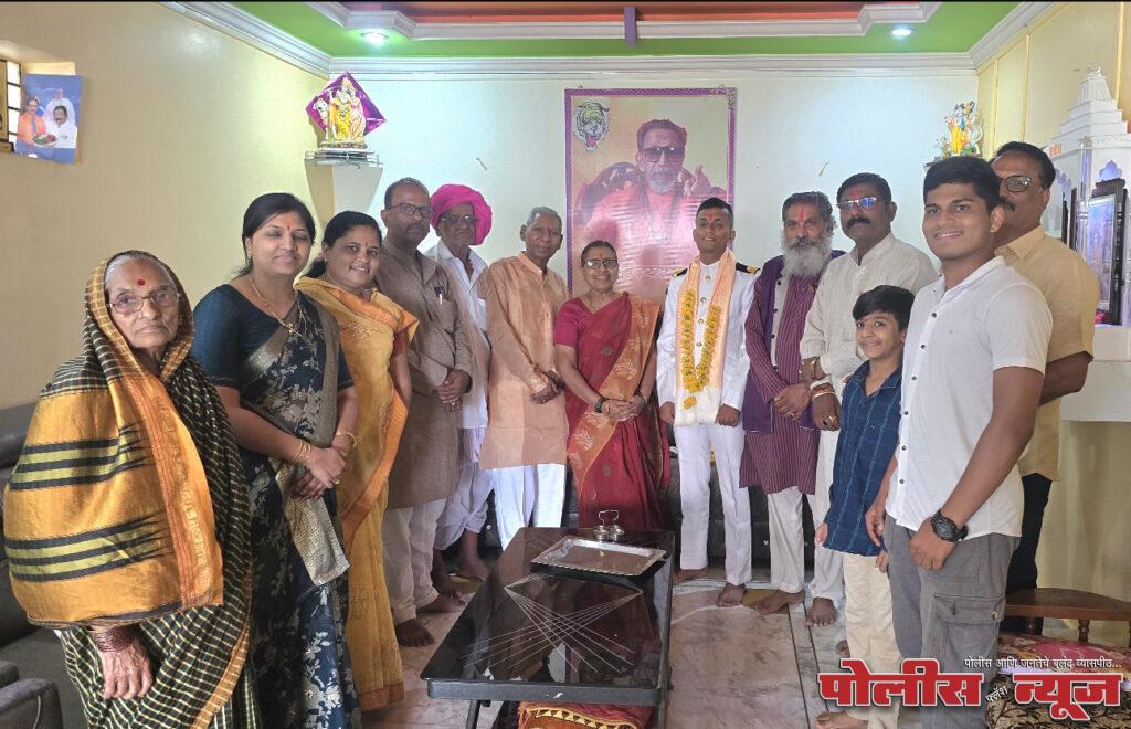 लेप्टन्ट मंथन अंकुश कोणाळे याचा साबणे परिवाराच्या वतीने सत्कार