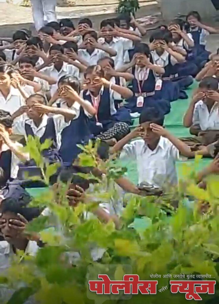 लालबहादुर शास्त्री प्राथमिक शाळेत जागतिक योग दिन साजरा