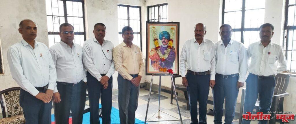 छत्रपती शाहू महाराज हे दूरदृष्टी राजा होते - प्राचार्य डॉ. रामकिशन मांजरे