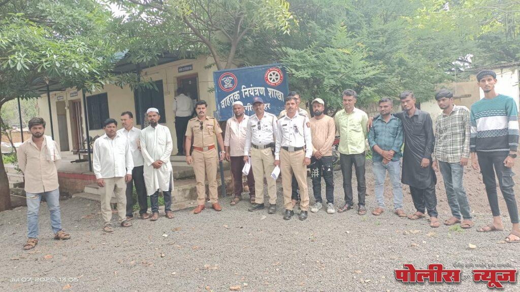 पालकांनी आपल्या पाल्याच्या हरकती तिकडे लक्ष ठेवावे - पो. नि. दिलीप गाडे