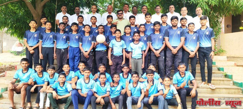 वयोगट 14 व 17 वर्षाच्या आतील जिल्हास्तरीय सुब्रतो मुखर्जी फुटबॉल स्पर्धेत सैनिकी विद्यालय प्रथम