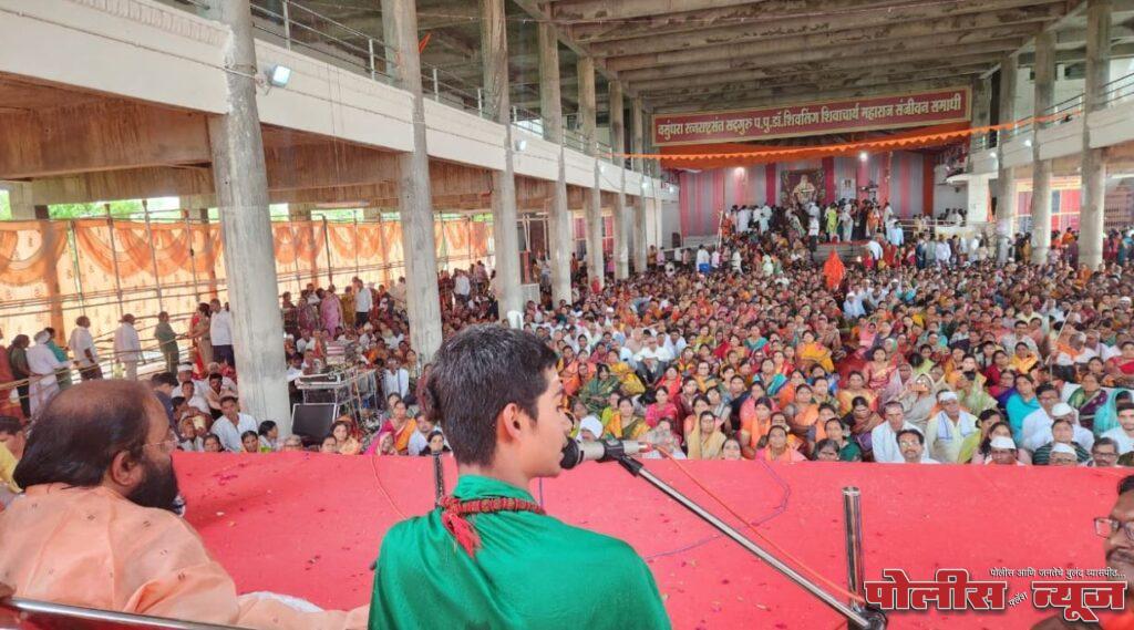 भक्ती स्थळावर भक्तांची मदियाली सन्मार्ग दाखवणारा गुरु देवा पेक्षाही श्रेष्ठ- राजशेखर गुरु शिवलिंग शिवाचार्य भक्ती स्थळावर भक्तांचा मेळा