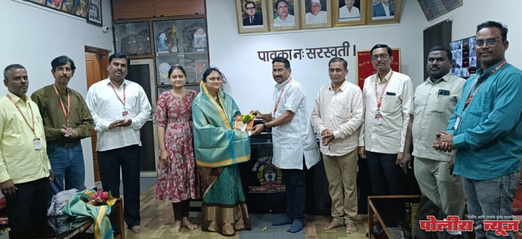 माझ्या शैक्षणिक यशात महात्मा फुले महाविद्यालयाचा मोलाचा वाटा - वर्षा लगडे माळी