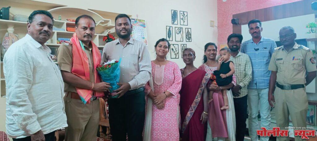 सहाय्यक पोलीस निरीक्षक संतोष केदासे यांची प्रशिक्षणार्थी डि.वाय.एस.पी धनराज देवर्जनकर यांच्या घरी सदिच्छा भेट