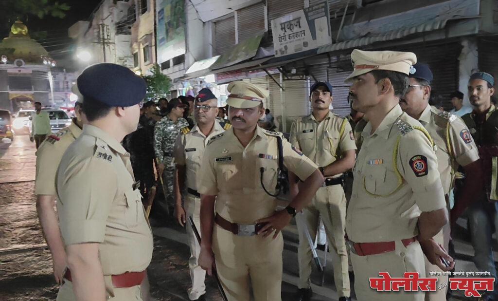 पोलीस अधीक्षकाकडून गजबजलेल्या गंजगोलाई व परिसराची पाहणी. व्यापारांशी साधला संवाद.