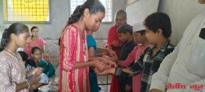 सामाजिक सलोखाराखत संत ज्ञानेश्वर माऊली प्राथमिक विद्यामंदिरच्या विद्यार्थिनीनी दख्खन उर्दू प्रायमरी स्कूलच्या अल्पसंख्यांक विद्यार्थ्यांना राख्या बांधून रक्षाबंधन सण साजरा.