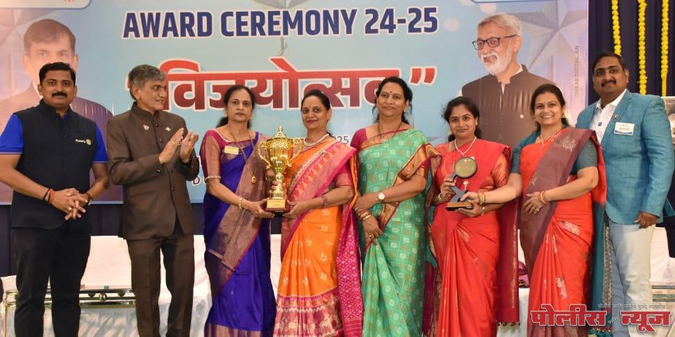रोटरी क्लब ऑफ उदगीर सेंट्रलला विविध पुरस्कारांनी सन्मानीत