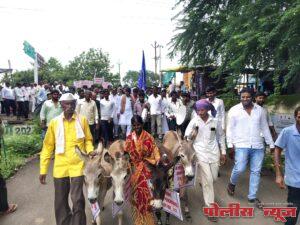 उपजिल्हाधिकारी कार्यालयावर धडकला आक्रोश अंदोलन गाढव मोर्चा