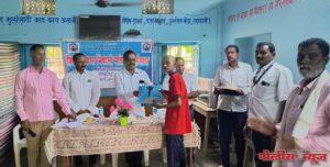 जीवन विकास मतिमंद कर्मशाळेत गणवेशाचे वाटप