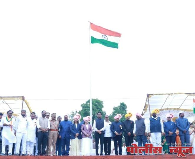 अहमदपूरमध्ये 79 वा स्वातंत्र्य दिन शासकीय समारंभात उत्साहात साजरा