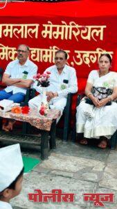 श्यामलाल प्राथमिक विद्यालयात ध्वजारोहण संपन्न.