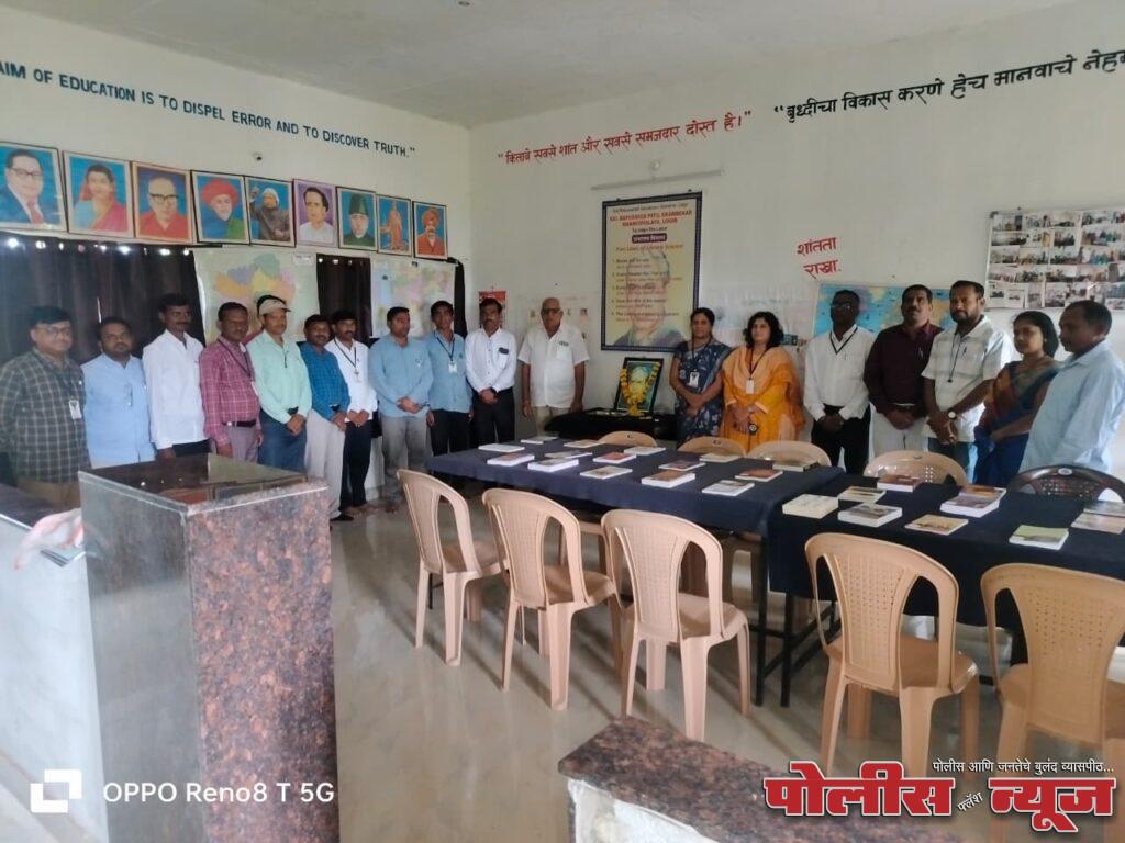 एकंबेकर महाविद्यालयात पद्मश्री डॉ. एस.आर. रंगनाथन यांची 133 वी जयंती साजरी