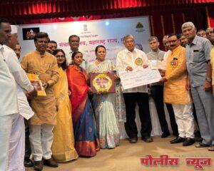 सुर्यकांत जाधव यांना विभागीय डॉ.एस.आर.रंगनाथन् उत्कृष्ट ग्रंथालय सेवक पुरस्कार प्रदान