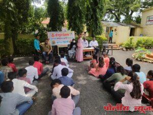 किशोरवयीन मुलींसाठी शाळेत आरोग्य तपासणी व मार्गदर्शन कार्यक्रम