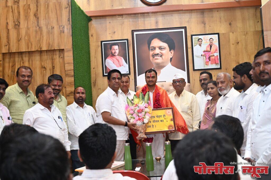 महाराष्ट्र प्रदेश काँग्रेस कमिटीच्या प्रदेश सचिव पदी निवड झाल्याबद्दल कल्याण पाटील यांचा सत्कार संपन्न महाराष्ट्र प्रदेश काँग्रेस कमिटीच्या प्रदेश सचिव पदी निवड झाल्याबद्दल कल्याण पाटील यांचा सत्कार संपन्न