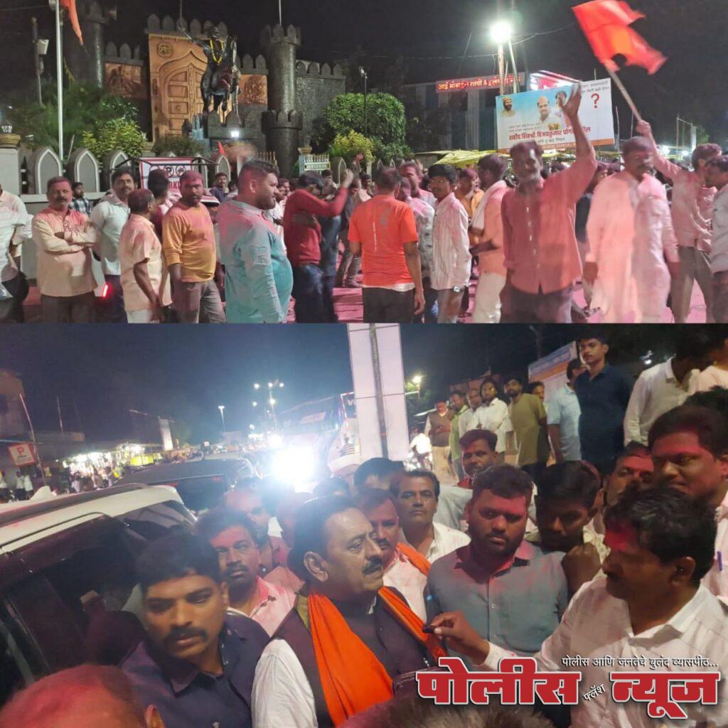 मनोज जरांगे पाटील यांच्या मागण्या मान्य झाल्यानंतर अहमदपुरात मराठा समाजाचा जल्लोष