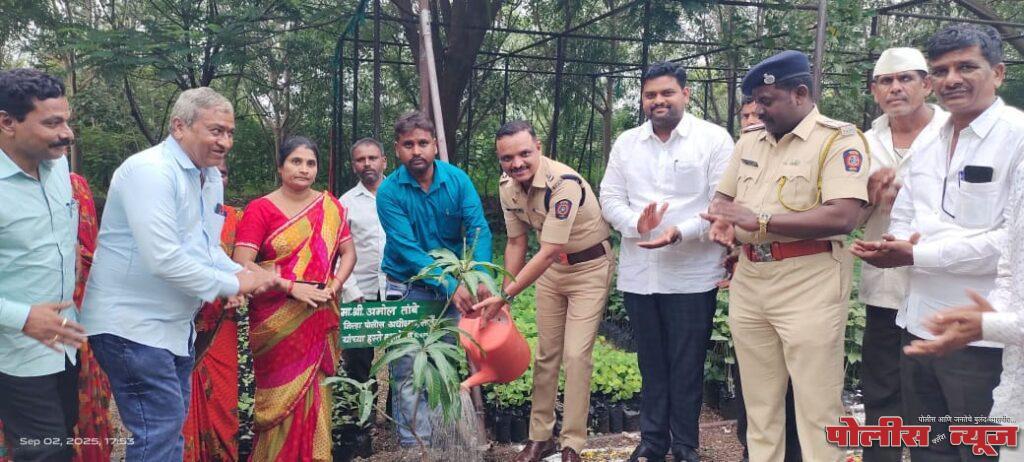 जिल्हा पोलिस अधीक्षकांच्या हस्ते निसर्गरम्य हत्तीबेटावर वृक्षारोपणनिसर्गरम्य स्थळाला मिळाले नवचैतन्य