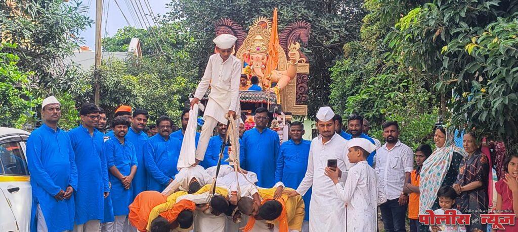 अहमदपूरमध्ये ढोल-ताशांच्या गजरात गणरायाला निरोप; डीजेवरील बंदीमुळे स्वागत सोहळ्यावर बहिष्कार