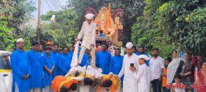 अहमदपूरमध्ये ढोल-ताशांच्या गजरात गणरायाला निरोप; डीजेवरील बंदीमुळे स्वागत सोहळ्यावर बहिष्कार