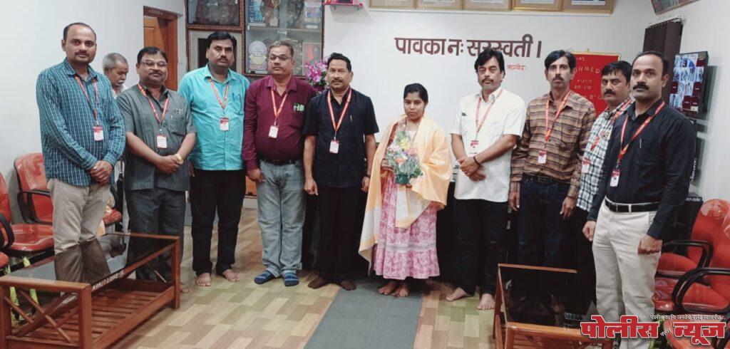 महात्मा फुले महाविद्यालयाची नेहा कुरील विद्यापीठाच्या सुवर्णपदकाची मानकरी…!