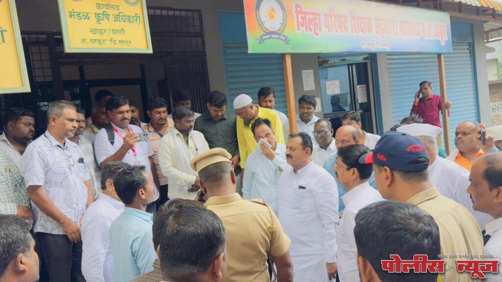 कर्तव्यदक्ष सहकार मंत्री: जनसामान्यांची 'चाकूर'वारी!