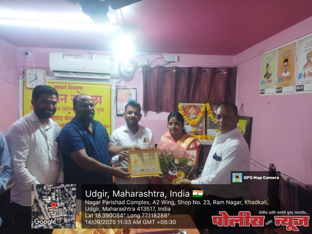 सुयश कॉम्प्युटर सेंटरच्या वतीने शिक्षकांचा सन्मान