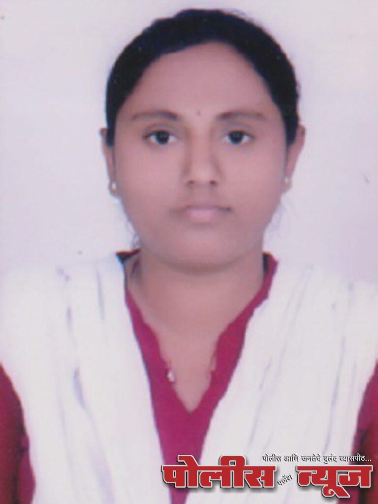 एम. कॉमची विद्यार्थिनी प्रीती नागनाथ कारभारी विद्यापीठातून सर्वप्रथम
