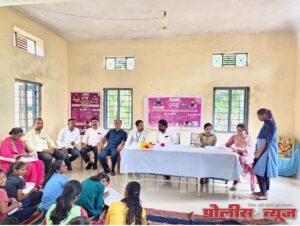 ​'स्वस्थ नारी सशक्त परिवार' अभियानांतर्गत अंधोरी येथे महिला आरोग्य तपासणी शिबिर​ अहमदपूर ( गोविंद काळे) - दिनांक १९ सप्टेंबर २०२५ रोजी प्राथमिक आरोग्य केंद्र, अंधोरी येथे "स्वस्थ नारी सशक्त परिवार अभियान" अंतर्गत महिलांसाठी मोफत आरोग्य तपासणी शिबिर उत्साहात पार पडले. या शिबिरामध्ये महिला व शालेय विद्यार्थिनींच्या आरोग्याची तपासणी करण्यात आली.