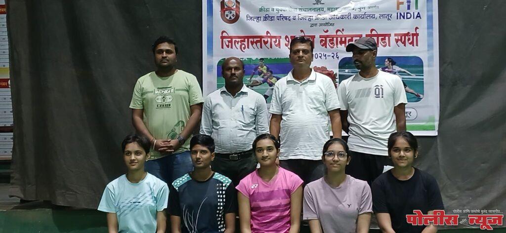 शालेय बॅडमिंटन जिल्हास्तरीय क्रीडा स्पर्धेत समर्थच्या मुलींचा संघ प्रथम.