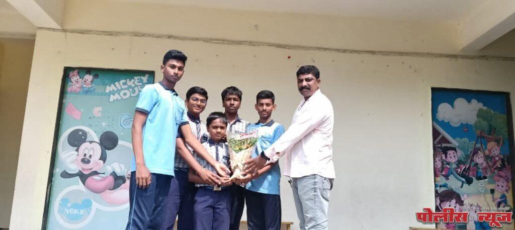 लिटल एंजिल्स दत्तगुरू इंग्लिश स्कूलचे जलतरण व टेनिक्वाईट जिहास्तरीय क्रीडा स्पर्धेत यश