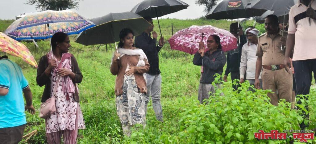 अतिवृष्टी! तरीही माघार नाही! पूरग्रस्त अहमदपूरकरांसाठी ' त्या' दोन महिला अधिकारी ठरल्या देवदूत!