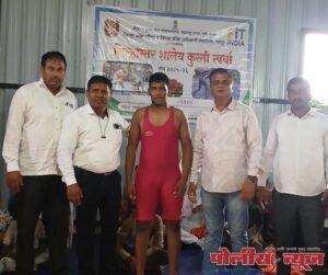 समर्थ विद्यालयाचा कुस्तीपटू विभाग स्तरावर.