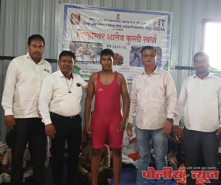 समर्थ विद्यालयाचा कुस्तीपटू विभाग स्तरावर.