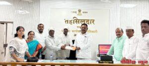 नांदुरा (खुर्द्) येथील पूरग्रस्तांना सहकारमंत्र्यांच्या हस्ते मदत; 'दुःखातून सावरण्यासाठी शासन तुमच्यासोबत' - ना. बाबासाहेब पाटील