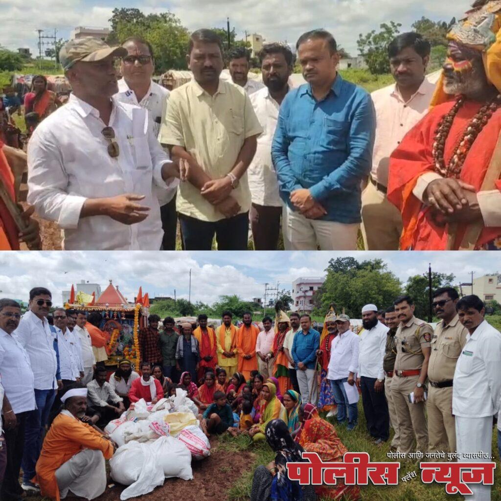 उपजिल्हाधिकारी यांनी महसुल कर्मचाऱ्यासह पालावर केले दसरा सण साजरा