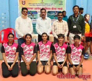 बॅडमिंटन स्पर्धेत समर्थ विद्यालयाच्या मुलींचा संघ राज्यस्तरावर.