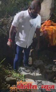 धर्मनिष्ठ उमेदवाराचे कृतीतून दर्शन! गौमातेवर केले अंत्यसंस्कार, ॲड. स्वप्नील व्हत्ते यांचे सर्वत्र कौतुक