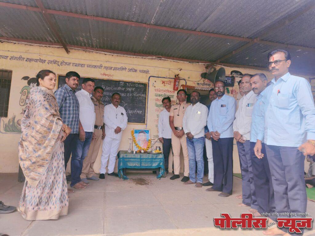 सावित्रीबाई फुले यांच्या मुळेच महिला आज मोठ मोठ्या पदावर कार्यरत आहेत - संजय दळवी