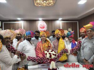 आ.संजय बनसोडे यांच्या उपस्थितीत नगराध्यक्षा सौ.स्वाती हुडे यांनी पदभार स्विकारला