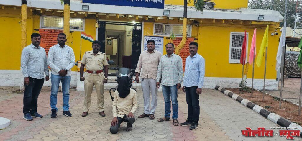 मोटारसायकल चोरास उदगीर ग्रामीण पोलिसांनी ठोकल्या बेड्या
