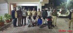 पुणे येथे खून करून फरार झालेल्या आरोपींना लातूर पोलिसांनी ठोकल्या बेड्या.