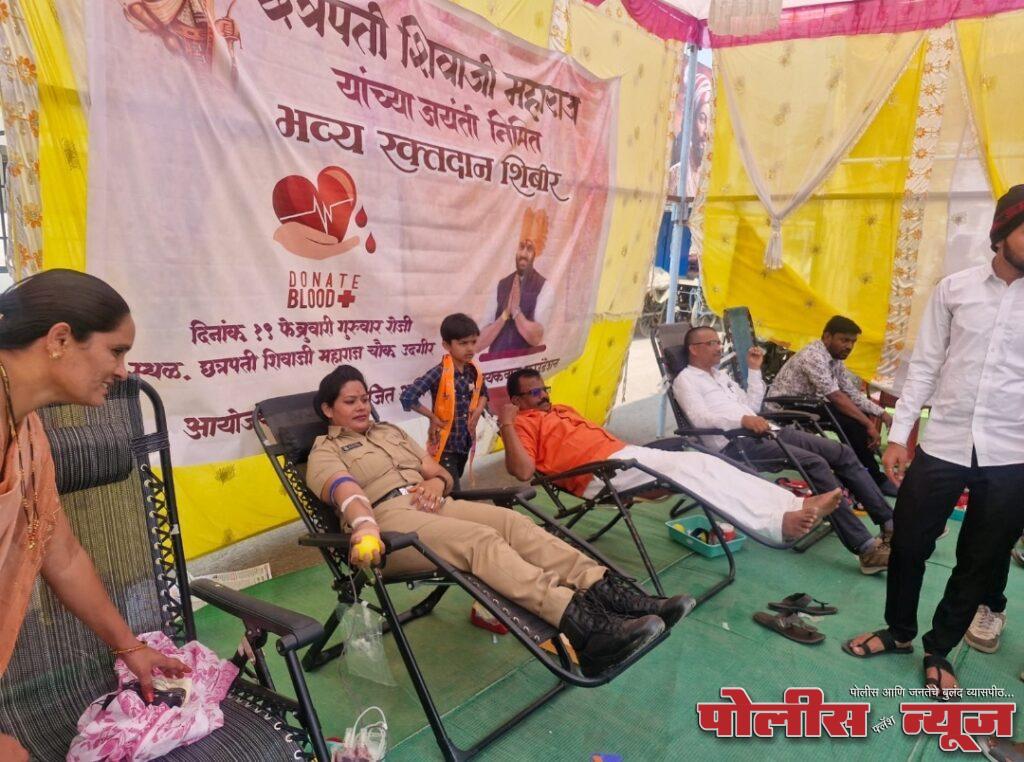 छत्रपती शिवाजी महाराज यांच्या जयंतीनिमित्त इंजिनीयर विश्वजीत गायकवाड प्रतिष्ठानच्या वतीने रक्तदान शिबिराच्या आयोजन