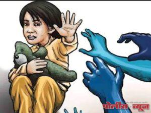 चॉकलेटचे आमिष दाखवून ५ वर्षांच्या बालिकेवर लैंगिक अत्याचाराचा प्रयत्न करणाऱ्या ६० वर्षीय नराधमास ३ वर्षे कारावास.